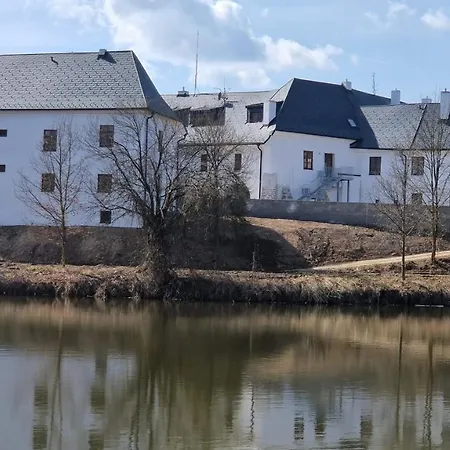 Resort Nova Vcelnice Отель