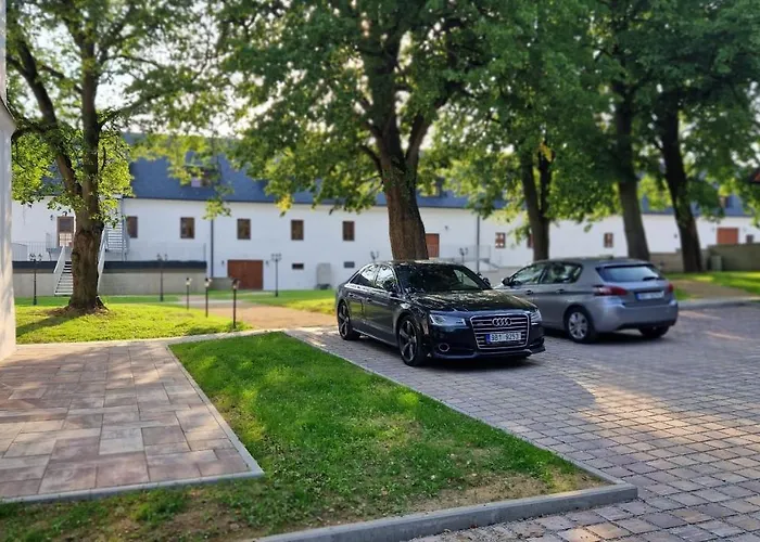 فندق Resort Nova Vcelnice 3*