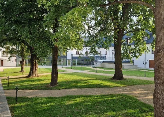Resort Nova Vcelnice فندق 3*